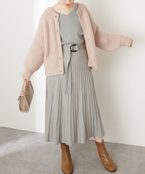 natural couture(ナチュラルクチュール)の「【WEB限定・大好評リバイバルアイテム】配色ニットプリーツワンピース(ワンピース・レディース・グレイッシュベージュ/ミント/ラベンダー/ブラック/ピンクベージュ・FREE)」の4枚目の写真