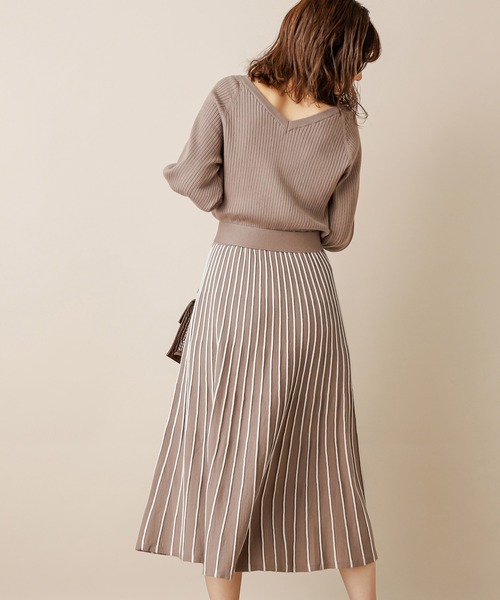 natural couture(ナチュラルクチュール)の「【WEB限定・大好評リバイバルアイテム】配色ニットプリーツワンピース(ワンピース・レディース・グレイッシュベージュ/ミント/ラベンダー/ブラック/ピンクベージュ・FREE)」の8枚目の写真