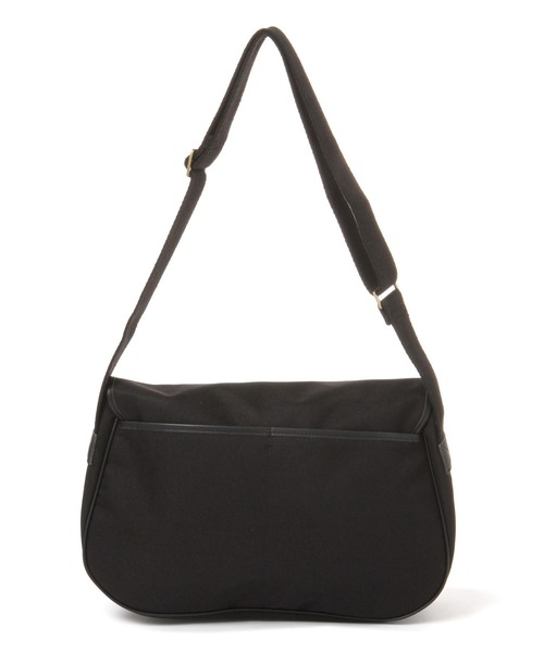 studio CLIP（スタディオクリップ）の「撥水カシメショルダーバッグ（ショルダーバッグ・レディース・ベージュ/ブラック/カーキ・FREE）」の9枚目の写真