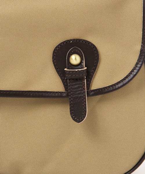 studio CLIP（スタディオクリップ）の「撥水カシメショルダーバッグ（ショルダーバッグ・レディース・ベージュ/ブラック/カーキ・FREE）」の5枚目の写真