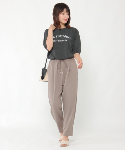 ikka(イッカ)の「ウエストドロストテーパードパンツ(その他パンツ・レディース・スモークグレー/ブラック/カーキオリーブ/ベージュ・M/L)」の18枚目の写真