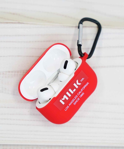 MILKFED.(ミルクフェド)の「AIRPODS PRO CASE(スマホグッズ・レディース・ホワイト/レッド/ライトパープル/ライトピンク/ブラック・ONE SIZE)」の5枚目の写真