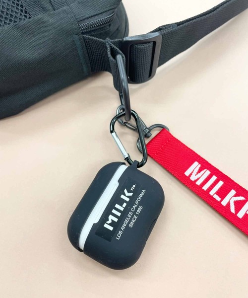 MILKFED.(ミルクフェド)の「AIRPODS PRO CASE(スマホグッズ・レディース・ホワイト/レッド/ライトパープル/ライトピンク/ブラック・ONE SIZE)」の20枚目の写真