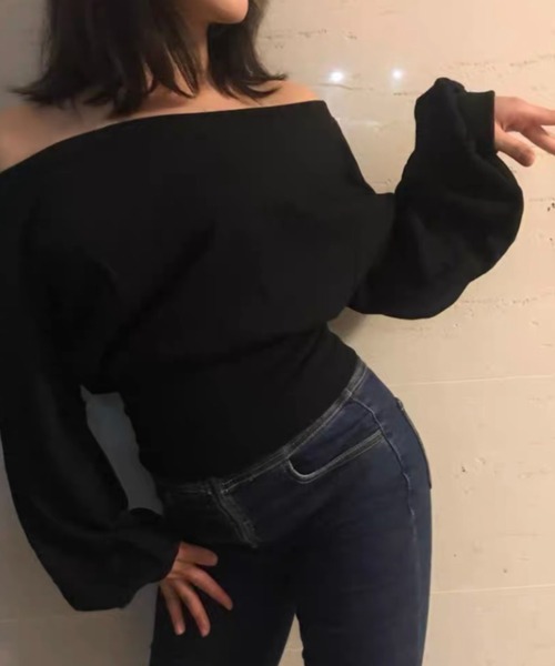 ACT（アクト）の「肩落ち ウエストリブ ショート丈 ボリュームスウェット（Tシャツ/カットソー・レディース・ブラック/グレー・FREE）」の2枚目の写真