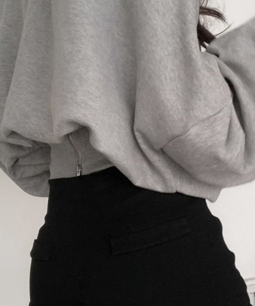 ACT（アクト）の「肩落ち ウエストリブ ショート丈 ボリュームスウェット（Tシャツ/カットソー・レディース・ブラック/グレー・FREE）」の12枚目の写真