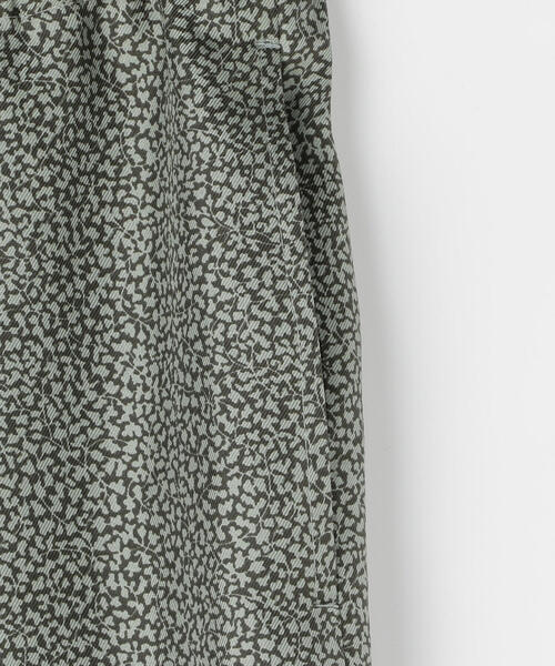 SOULEIADO（ソレイアード）の「シルクプリント シャンブルパンツ（その他パンツ・レディース・グレー系その他/グリーン系その他3/グリーン系その他2/ブラック系その他/ブルー系その他4・34/36）」の6枚目の写真