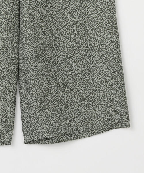 SOULEIADO（ソレイアード）の「シルクプリント シャンブルパンツ（その他パンツ・レディース・グレー系その他/グリーン系その他3/グリーン系その他2/ブラック系その他/ブルー系その他4・34/36）」の9枚目の写真