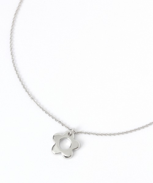 Me%（ミィパーセント）の「ミニフラワーネックレス（ネックレス・レディース・シルバー/ゴールド・FREE）」の7枚目の写真