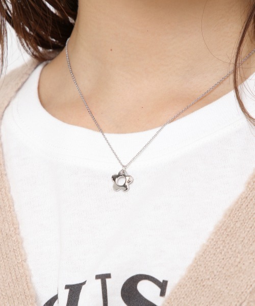 Me%（ミィパーセント）の「ミニフラワーネックレス（ネックレス・レディース・シルバー/ゴールド・FREE）」の5枚目の写真