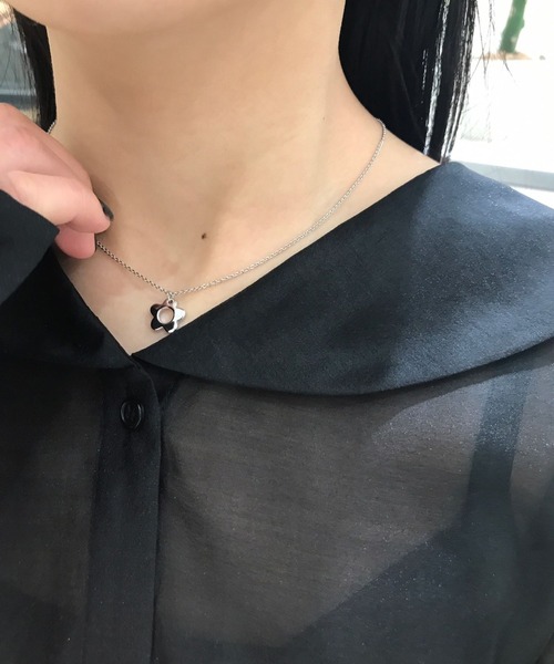 Me%（ミィパーセント）の「ミニフラワーネックレス（ネックレス・レディース・シルバー/ゴールド・FREE）」の13枚目の写真