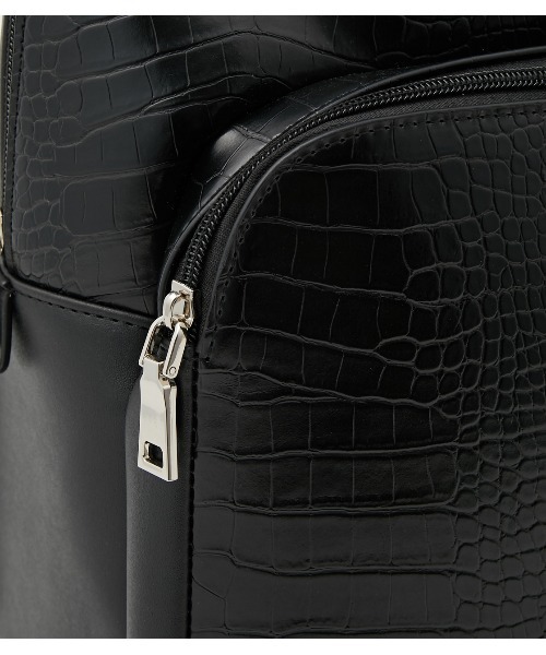 AZUL by moussy(アズールバイマウジー)の「CROCODILE EMBOSSED BACKPACK(バックパック/リュック・メンズ・ブラック・FREE)」の9枚目の写真