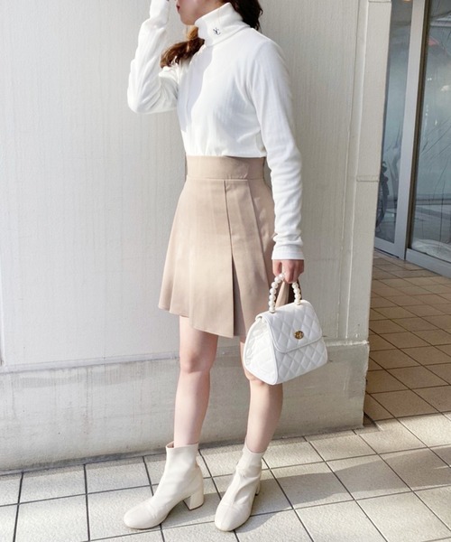 one after another NICE CLAUP（ワンアフターアナザーナイスクラップ）の「メインでもインナーでも使える！NCイニシャル刺繍ハイネックリブトップス（Tシャツ/カットソー・レディース・オフホワイト/ブラック/杢グレー/ピンク/レッド/ベージュ・FREE）」の12枚目の写真