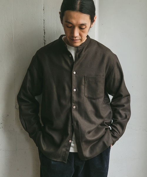 URBAN RESEARCH DOORS（アーバンリサーチドアーズ）の「フラノバンドカラーシャツ（シャツ/ブラウス・メンズ・ブラウン/ネイビー/チャコールグレー・40/38）」の4枚目の写真