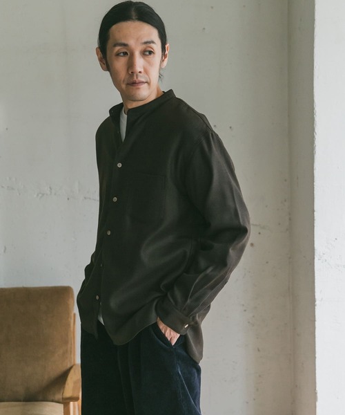 URBAN RESEARCH DOORS（アーバンリサーチドアーズ）の「フラノバンドカラーシャツ（シャツ/ブラウス・メンズ・ブラウン/ネイビー/チャコールグレー・40/38）」の21枚目の写真