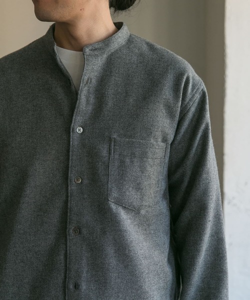 URBAN RESEARCH DOORS（アーバンリサーチドアーズ）の「フラノバンドカラーシャツ（シャツ/ブラウス・メンズ・ブラウン/ネイビー/チャコールグレー・40/38）」の13枚目の写真