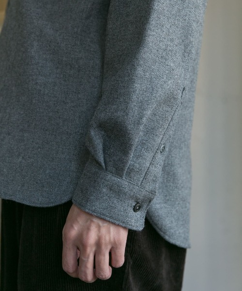 URBAN RESEARCH DOORS（アーバンリサーチドアーズ）の「フラノバンドカラーシャツ（シャツ/ブラウス・メンズ・ブラウン/ネイビー/チャコールグレー・40/38）」の10枚目の写真