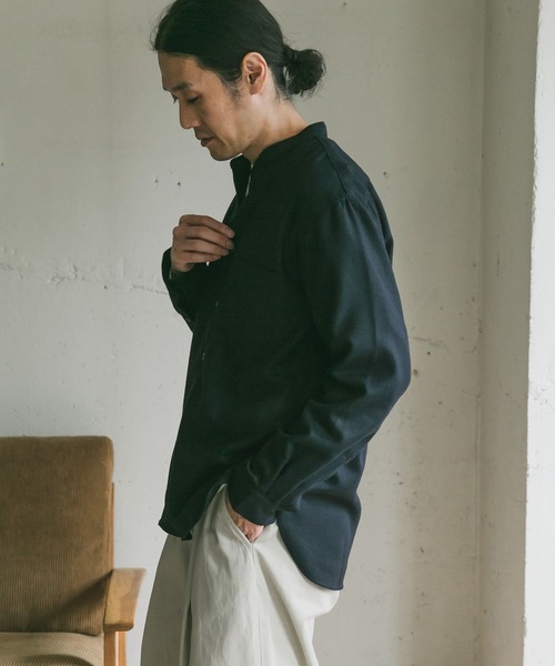 URBAN RESEARCH DOORS（アーバンリサーチドアーズ）の「フラノバンドカラーシャツ（シャツ/ブラウス・メンズ・ブラウン/ネイビー/チャコールグレー・40/38）」の15枚目の写真