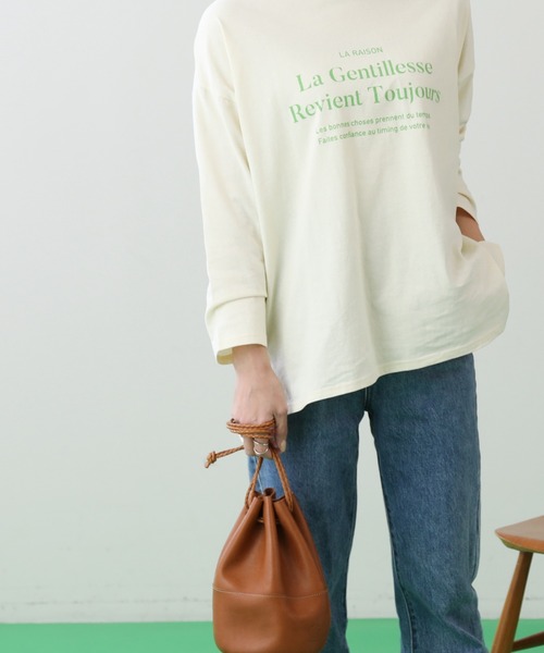 frames RAY CASSIN（フレームスレイカズン）の「WEB限定 前後差ロゴプリントロンT（Tシャツ/カットソー・レディース・キナリ/オフホワイト・FREE）」の21枚目の写真