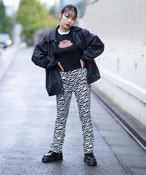 X-girl（エックスガール）の「X-GIR FRIENDS CAROLINE DINER S/S RINGER TEE/エックスガール×キャロラインダイナー　コラボ　リンガーチビT（Tシャツ/カットソー・レディース・ホワイト/ブラック/ライトブルー・S/M）」の19枚目の写真