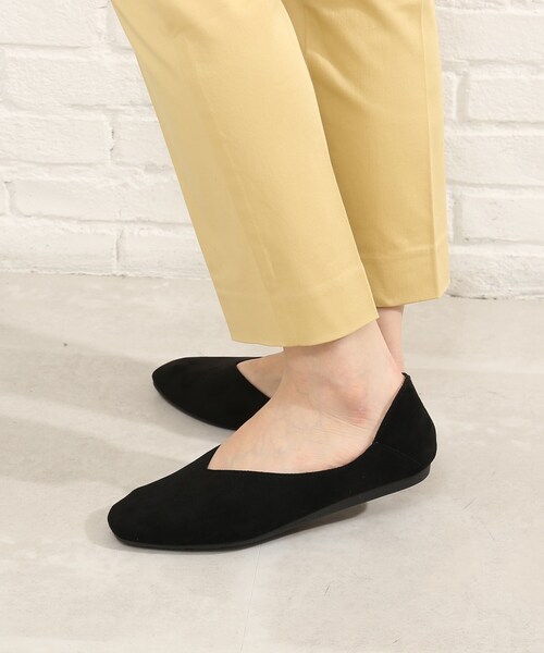 SHOO・LA・RUE(シューラルー)の「◆楽ちんスクエアパンプス(その他シューズ・レディース・ライトグレー/ブラック/イエロー・25/35/45)」の6枚目の写真