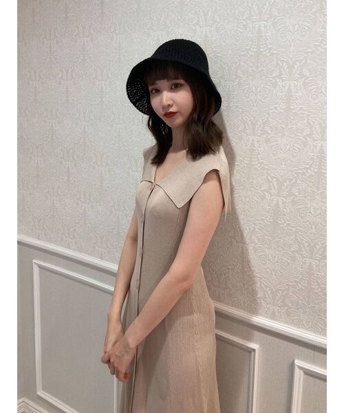 dazzlin(ダズリン)の「セーラーカラーリブニットワンピース(ワンピース・レディース・ブラック/ベージュ/グレー/グリーン・SMALL/MEDIUM)」の15枚目の写真