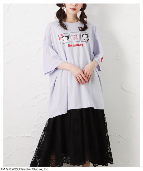 Mac-House(マックハウス)の「Betty Boop プリントビッグシルエットTシャツ(Tシャツ/カットソー・レディース・ホワイト/パープル/グレー・フリー)」の2枚目の写真