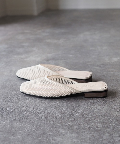 Riberry（リベリー）の「スクエアメッシュスリッパサンダル（サンダル・レディース・ホワイト/ブラック・MEDIUM/LARGE）」の9枚目の写真