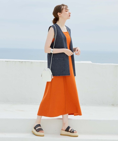 archives（アルシーヴ）の「フクレジャガードパイピングキャミワンピース（ワンピース・レディース・ブラック/イエロー/アイボリー/オレンジ・MEDIUM）」の5枚目の写真