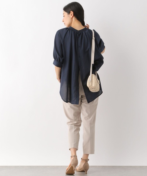 LEPSIM（レプシィム）の「パフスリーブチュニック　279705（シャツ/ブラウス・レディース・ネイビー/イエロー/グレイッシュベージュ・MEDIUM/LARGE）」の7枚目の写真