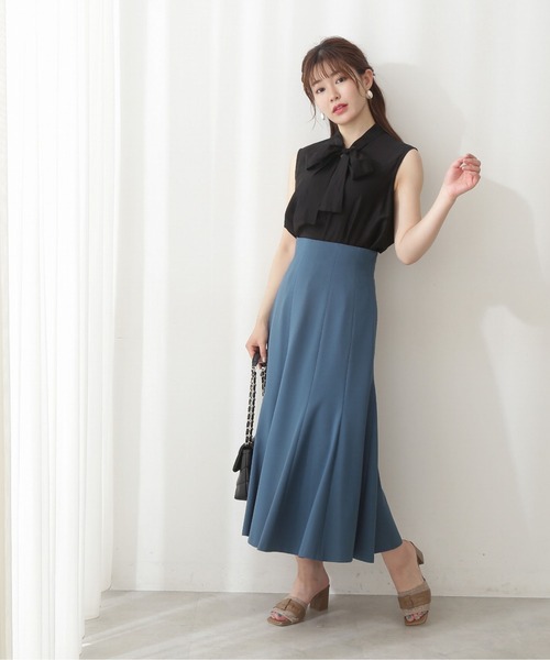 PROPORTION BODY DRESSING（プロポーションボディドレッシング）の「トライアングルフレアースカート / 1212220503（スカート・レディース・グリーン/オレンジ/ブルー・SMALL/MEDIUM）」の2枚目の写真