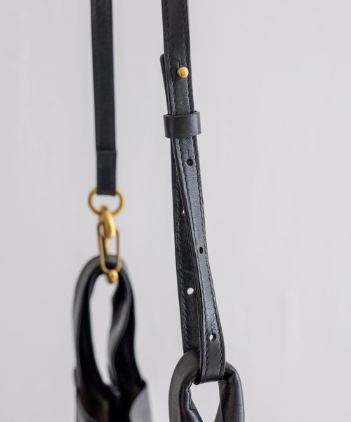 ear PAPILLONNER 日本製　撥水レザー2WAYショルダーバッグ ear PAPILLONNER（イアパピヨネ）の「【日本製】撥水レザー2WAY