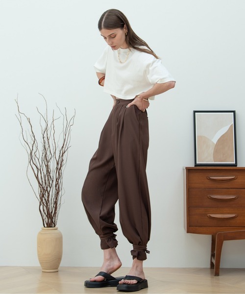 HANNE(アン)の「ヘムディティールパンツ(スラックス・レディース・ブラック/ブラウン・フリー)」の6枚目の写真