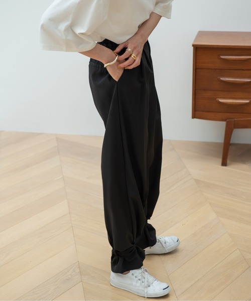 HANNE(アン)の「ヘムディティールパンツ(スラックス・レディース・ブラック/ブラウン・フリー)」の15枚目の写真