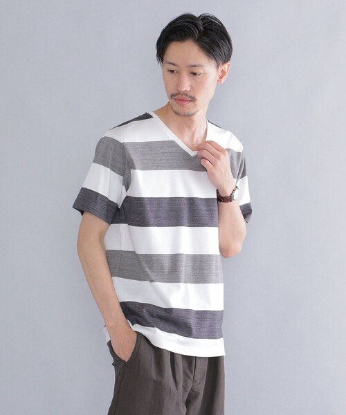 SHIPS(シップス)の「SHIPS: スペック ワイドボーダー/パネル Vネック Tシャツ(Tシャツ/カットソー・メンズ・カーキ/ブラック/ライトブルー/ネイビー/ライトオリーブ・SMALL/MEDIUM/LARGE/X-LARGE)」の2枚目の写真