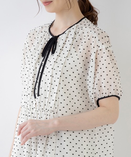 美品 SONO ドットカットジャガードブラウス 半袖 リボン パール釦 美品 SONO ドットカットジャガードブラウス 半袖 リボン パール
