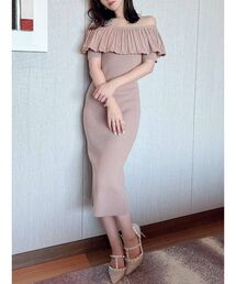 ワイドラッフルオフショルニットワンピース