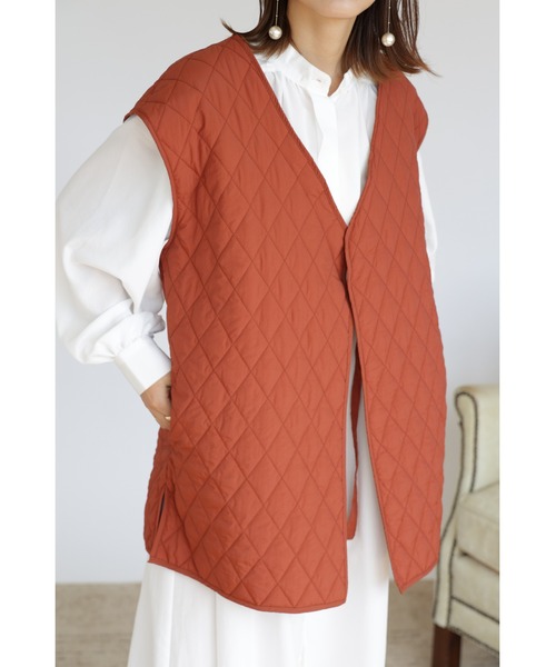 &. NOSTALGIA(アンドドットノスタルジア)の「【ZOZO限定】キルティングラップジレベスト(ベスト・レディース・カーキ/アイボリー/レンガ・FREE)」の1枚目の写真