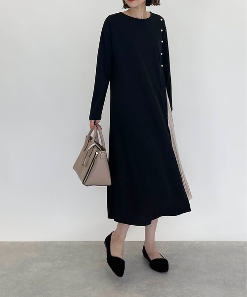 PICCIN（ピッチン）の「サイドプリーツパールワンピース（ワンピース・レディース・ブラック/モカ・M/L）」の21枚目の写真