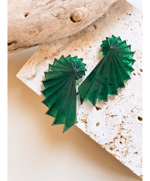 tone（トーン）の「【Agaro】No.200　ドイツvintageビーズの痛くなりにくいイヤリング(MA)（イヤリング・レディース・ホワイト/グリーン/ブルー/マジェンタ/パープル/ライトブルー/ピンク/ベビーピンク/ホワイト系1/その他1/その他2・FREE）」の3枚目の写真