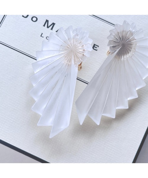 tone（トーン）の「【Agaro】No.200　ドイツvintageビーズの痛くなりにくいイヤリング(MA)（イヤリング・レディース・ホワイト/グリーン/ブルー/マジェンタ/パープル/ライトブルー/ピンク/ベビーピンク/ホワイト系1/その他1/その他2・FREE）」の14枚目の写真