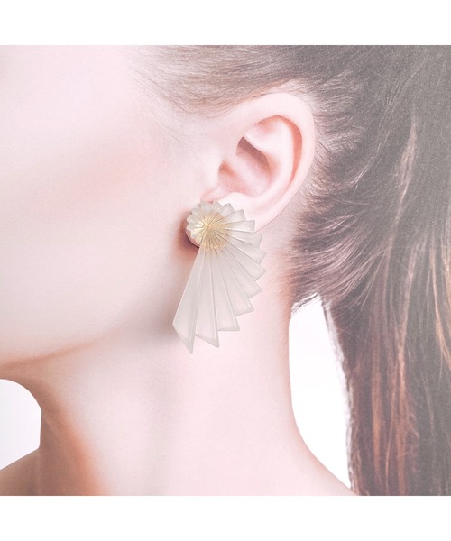 tone（トーン）の「【Agaro】No.200　ドイツvintageビーズの痛くなりにくいイヤリング(MA)（イヤリング・レディース・ホワイト/グリーン/ブルー/マジェンタ/パープル/ライトブルー/ピンク/ベビーピンク/ホワイト系1/その他1/その他2・FREE）」の15枚目の写真