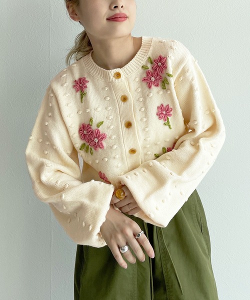 w closet（ダブルクローゼット）の「ポップコーン編み手刺繍