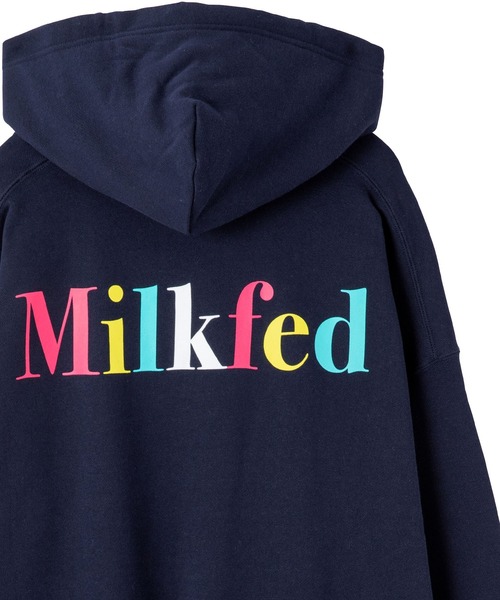 MILKFED.(ミルクフェド)の「D ONE MILKFED BIG SWEAT HOODIE(パーカー・レディース・ライトピンク/オフホワイト/ネイビー/ブラック/ライトブルー・ONE SIZE)」の4枚目の写真