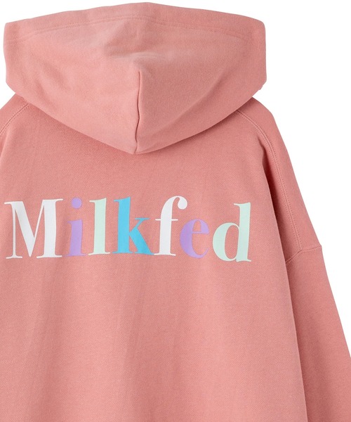MILKFED.(ミルクフェド)の「D ONE MILKFED BIG SWEAT HOODIE(パーカー・レディース・ライトピンク/オフホワイト/ネイビー/ブラック/ライトブルー・ONE SIZE)」の5枚目の写真