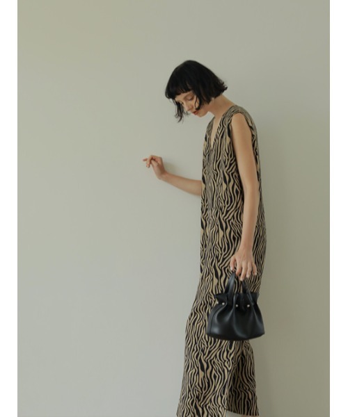 AMAIL(アマイル)の「Loosely coverall(サロペット/オーバーオール・レディース・ブラック/ホワイト×ブラック・FREE)」の5枚目の写真