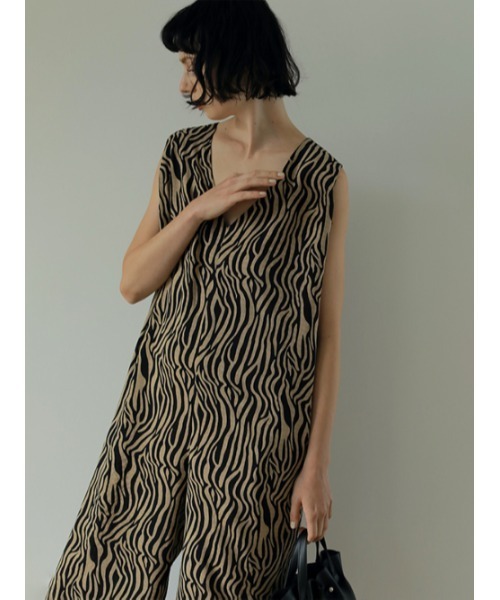 AMAIL(アマイル)の「Loosely coverall(サロペット/オーバーオール・レディース・ブラック/ホワイト×ブラック・FREE)」の9枚目の写真