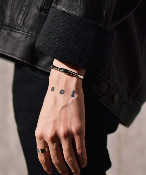 LHME（エルエイチエムイー）の「【WEB限定】”Atrium”ブランチバングル/サージカルステンレス（金属アレルギー対応）【LHME / エルエイチエムイー】（バングル/リストバンド・レディース・シルバー/ゴールド・ONE SIZE）」の22枚目の写真