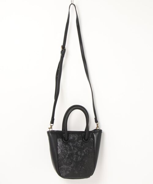 DONOBAN（ドノバン）の「花柄合皮ミニショルダーバッグ（ショルダーバッグ・レディース・ブラック/ダークグレー/キャメル・F）」の21枚目の写真