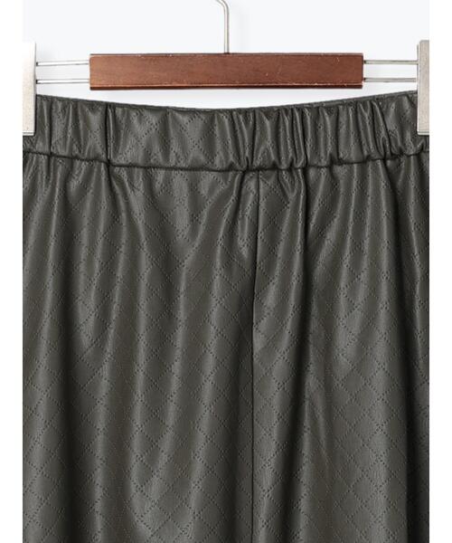 Te chichi（テチチ）の「キルト風パンチングレザーフレアスカート（スカート・レディース・カーキ/ブラック・SMALL/MEDIUM）」の18枚目の写真