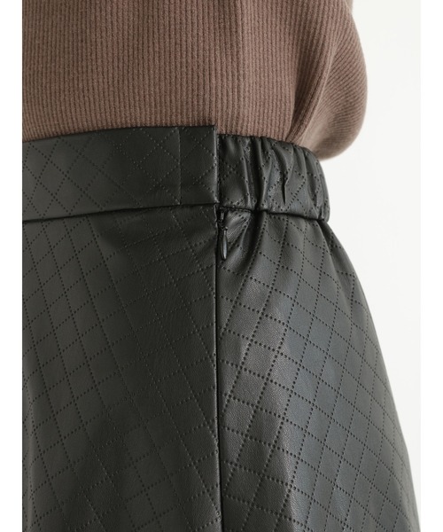 Te chichi（テチチ）の「キルト風パンチングレザーフレアスカート（スカート・レディース・カーキ/ブラック・SMALL/MEDIUM）」の22枚目の写真